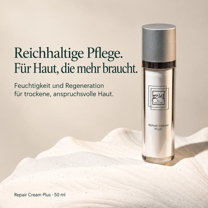Rief Repair Cream Plus, 50 ml: reichhaltige Pflege für trockene, anspruchsvolle Haut, auf einer weißen Muschel.
