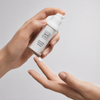 Anwendung des Exosome Renewal Serum von Rief für regenerierende Anti Aging Pflege und ein frisches gepflegtes Hautgefühl
