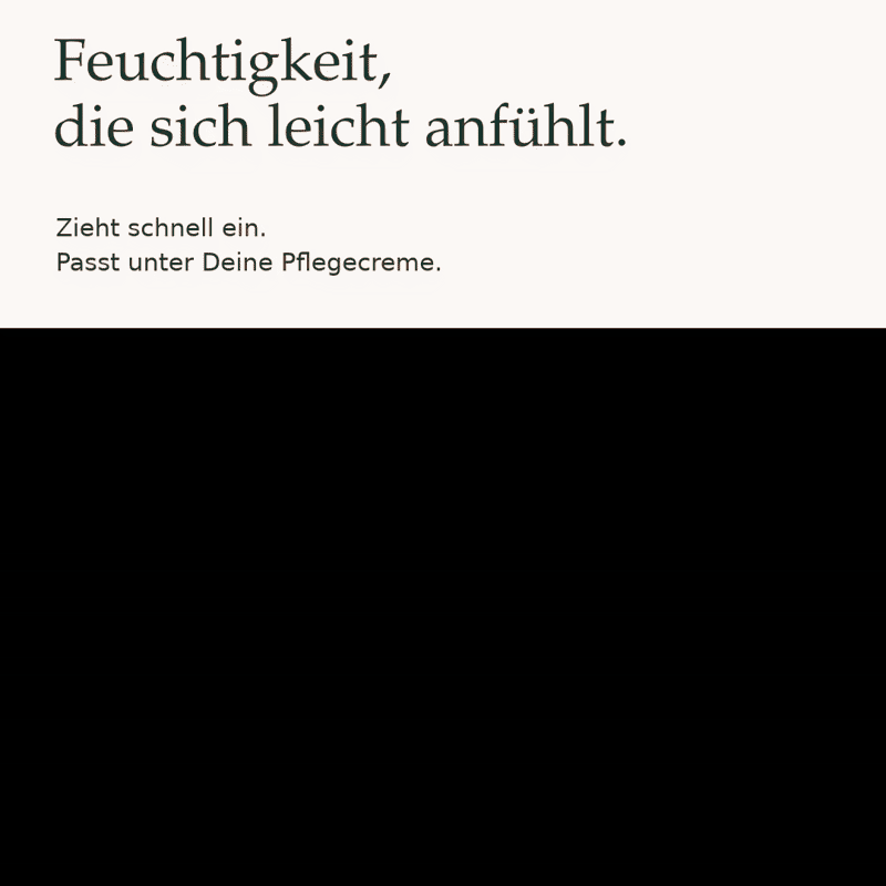 Rief Hyaluron Serum – leichte Textur;Serumtropfen auf einem Handrücken neben dem geöffneten Rief Hyaluron Filler Serum.